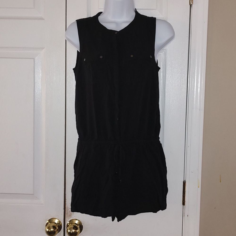 Banana Republic Factory  black  short romper Sz 4 EUC